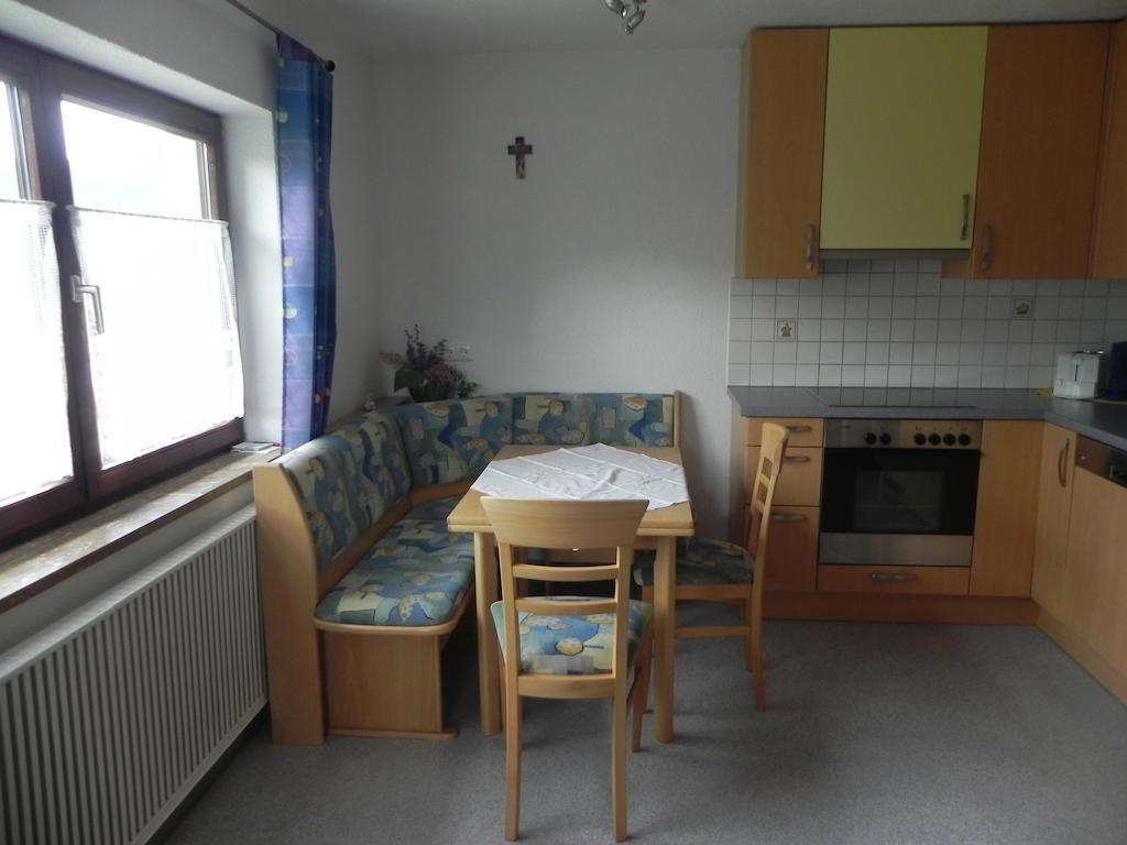 Ferienwohnung Schautzgy Reutte Szoba fotó